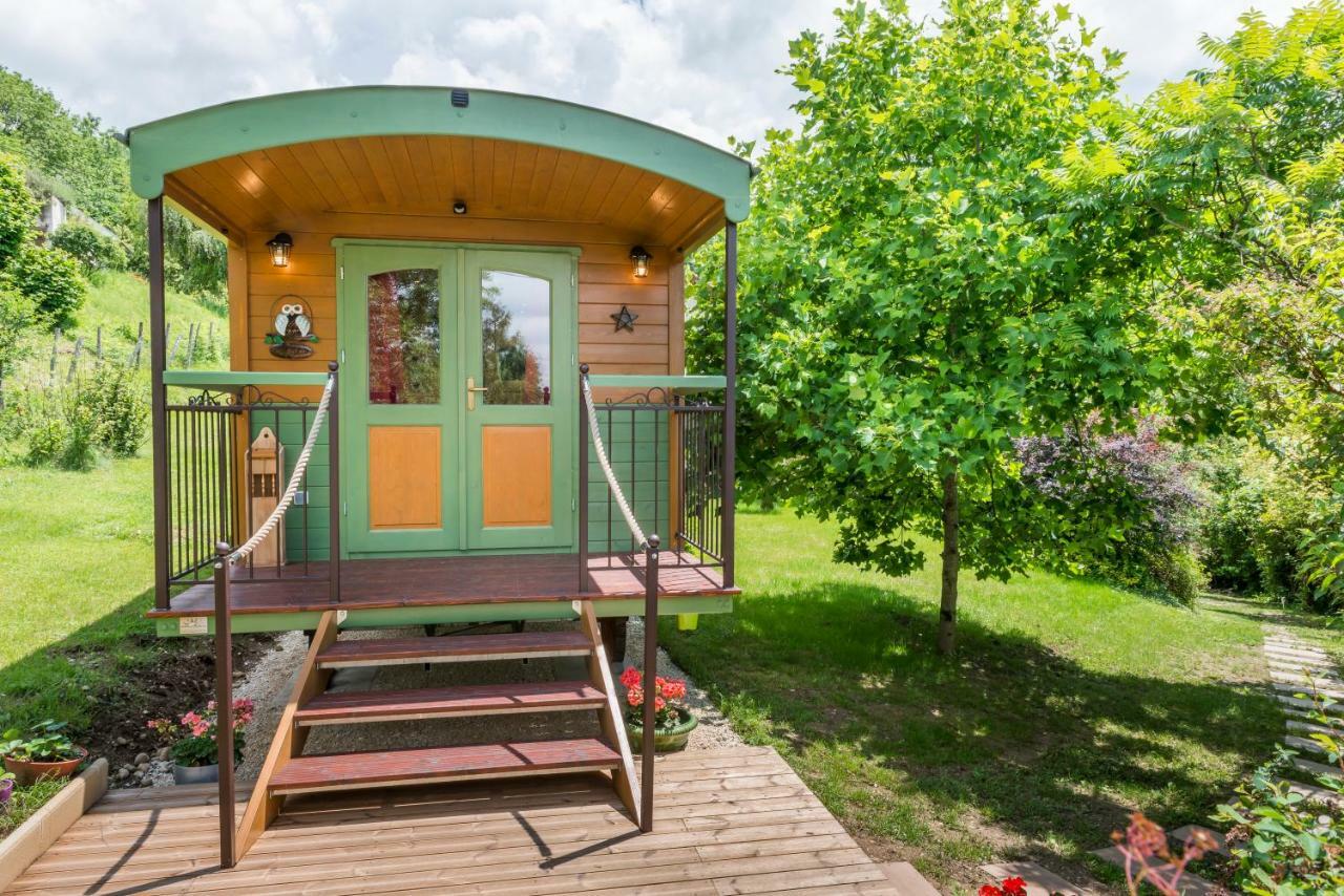 Roulotte au Paradis des Animaux 2 à 4 personnes Coublevie Exterior foto